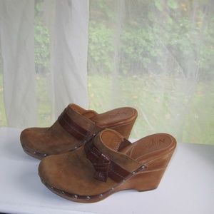 Naya Irina Platform Clog Suede NEW